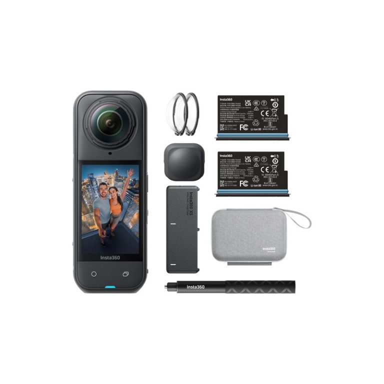 Insta360 X5 Essential Kit – 360 камера с втора батерия, зарядна кутия и селфи стик
